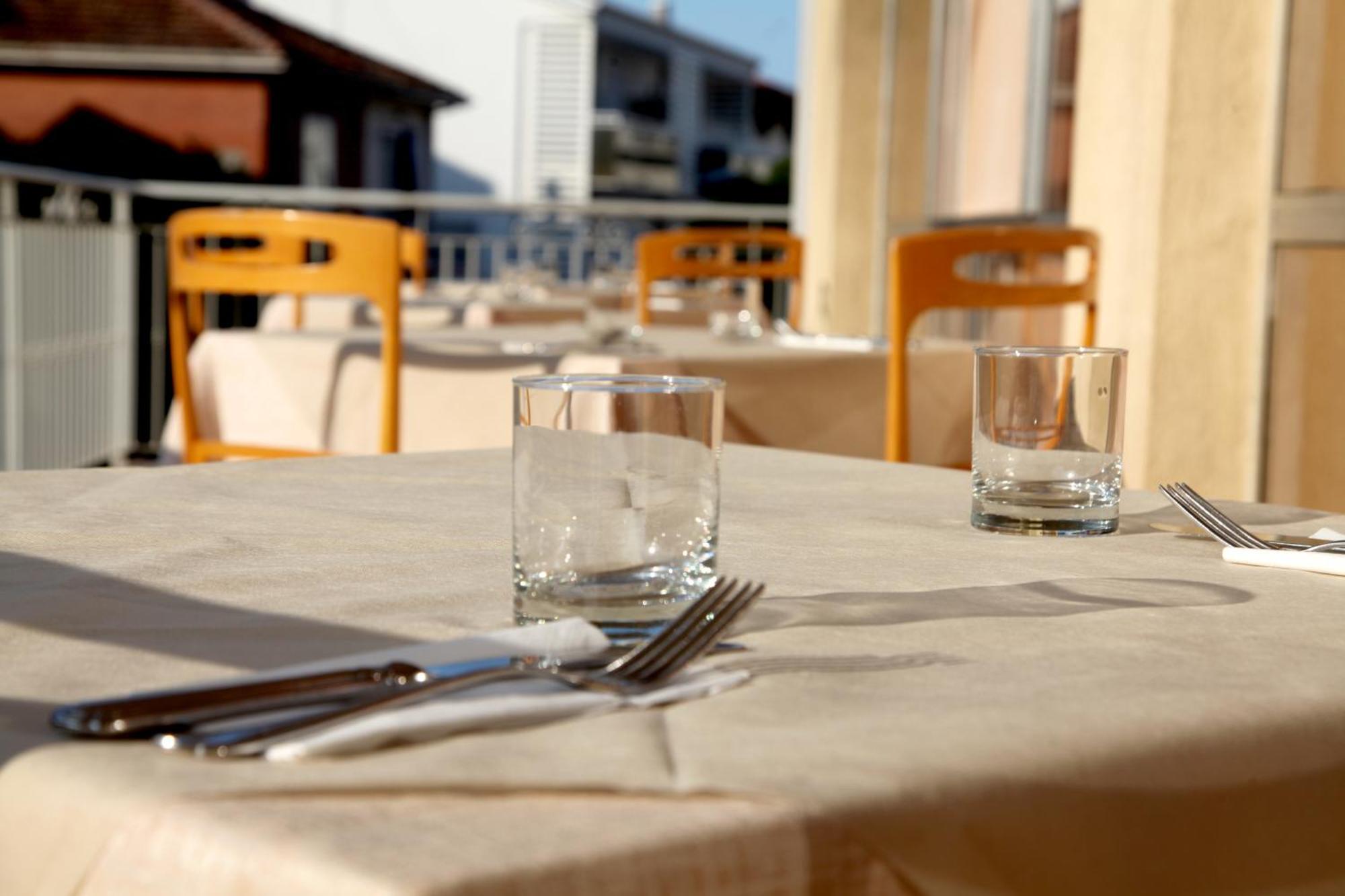Hotel Alfa Anche In All Inclusive 里米尼 外观 照片
