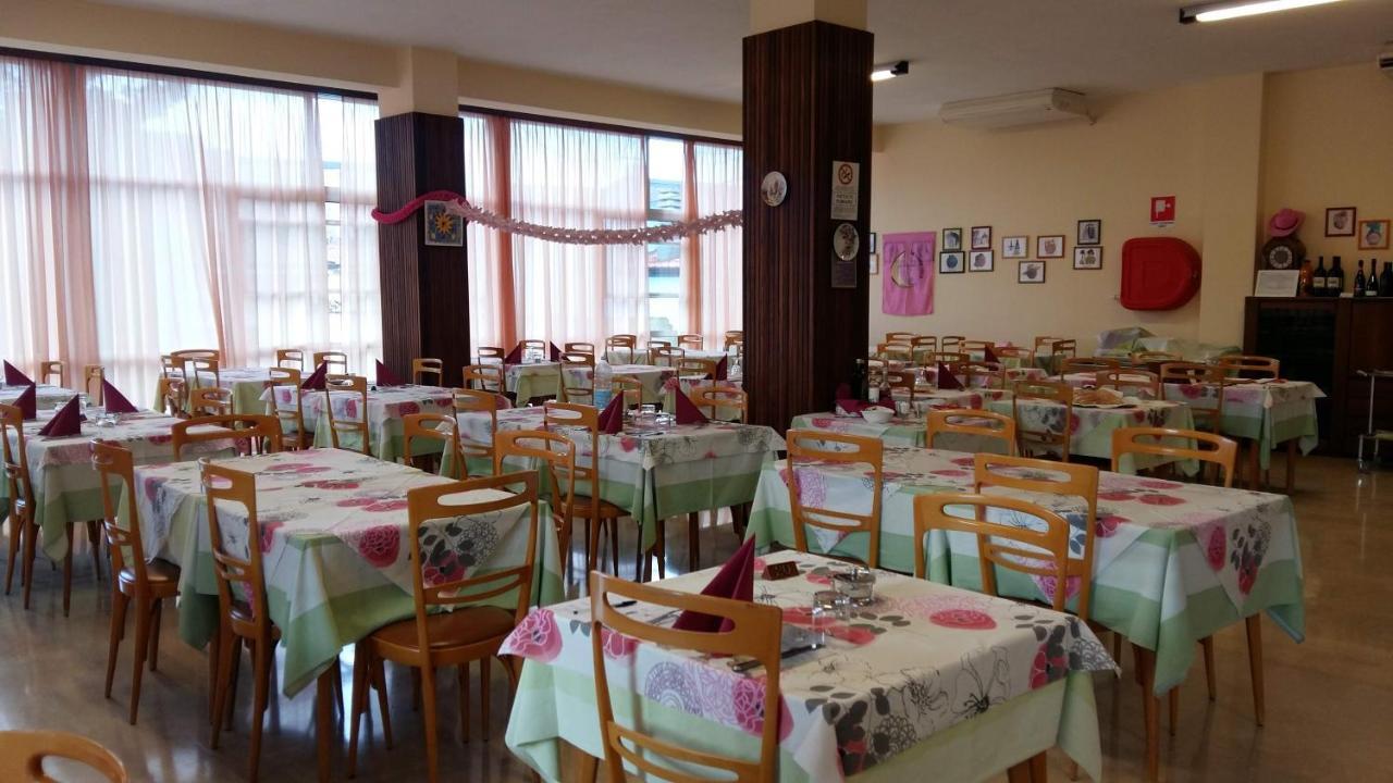 Hotel Alfa Anche In All Inclusive 里米尼 外观 照片